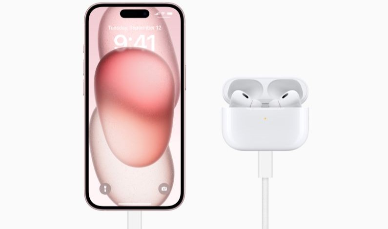 iPhone 15 încarcă Airpods Pro (2nd gen)